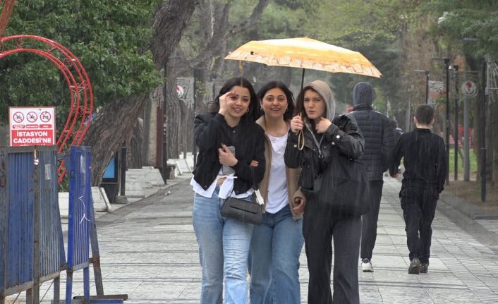 Kırklareli’nde sağanak yağış etkili oluyor