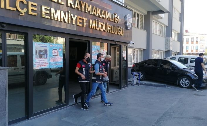 Komşuları olan baba ve kızını öldüren anne ile oğluna toplam 85 yıl hapis