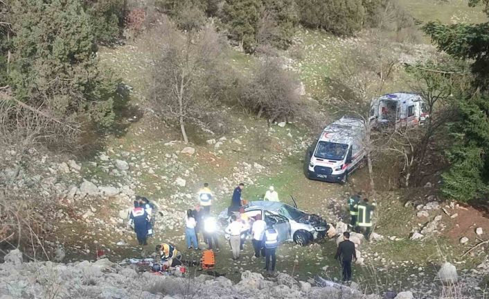 Konya’da otomobil uçurma yuvarlandı: 2 ölü, 3 yaralı