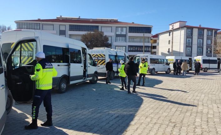 Kulu’da öğrenci servis araçları denetimi devam ediyor