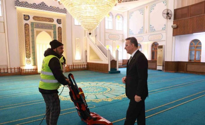 Kurnaz: "Ramazan’da cami temizliğine hız verdik"