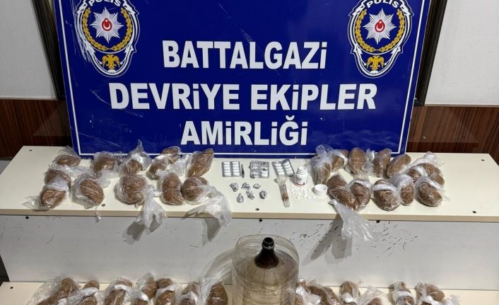 Malatya’da sokak satıcılarına operasyon: 2 gözaltı