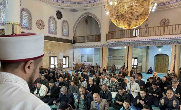 Malazgirt’te bayram namazı coşkusu