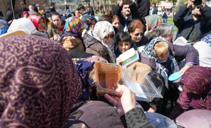 Manisa’da Nevruz ateşi yakıldı, Mesir Festivali başladı