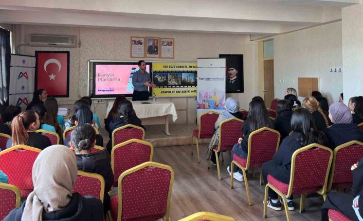 Mersin Kariyer Merkezi, öğrencilere destek oluyor