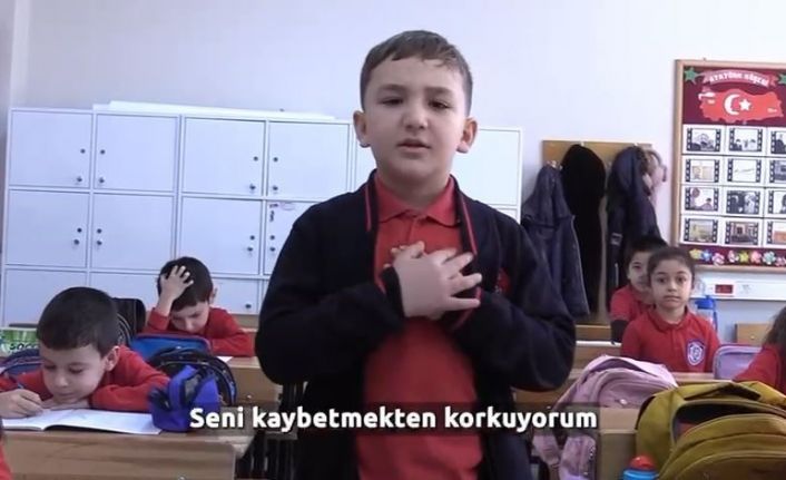 Minik öğrencilerden anlamlı mesaj "Beni bırakma, sigarayı bırak"