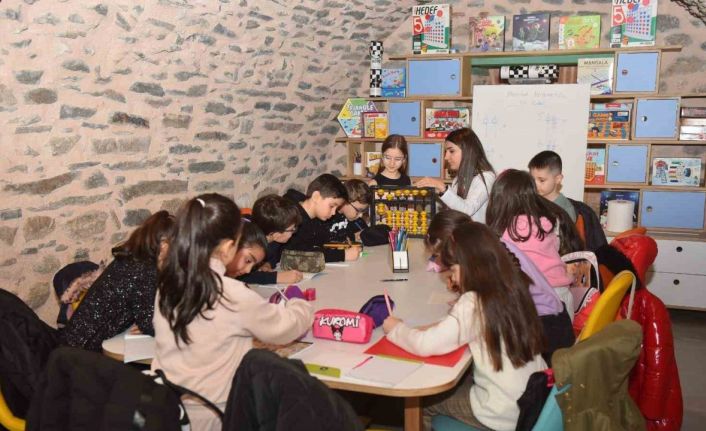 Molla Yegân’da ders zili çaldı