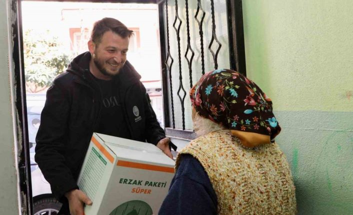Mudanya Belediyesi’nden erzak desteği