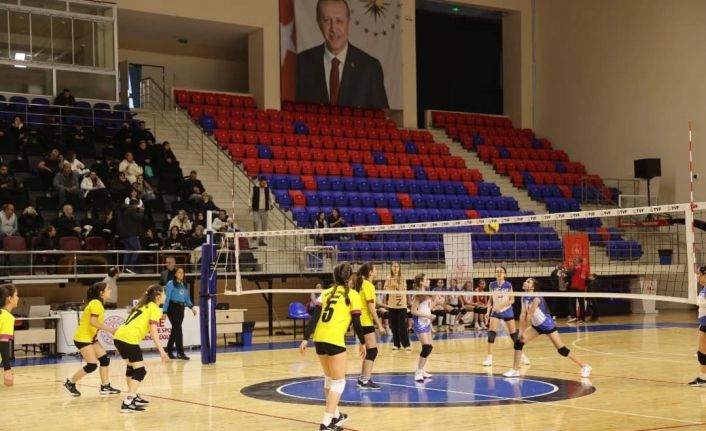Niğde’de Mahalli Lig Voleybol Müsabakaları tamamlandı