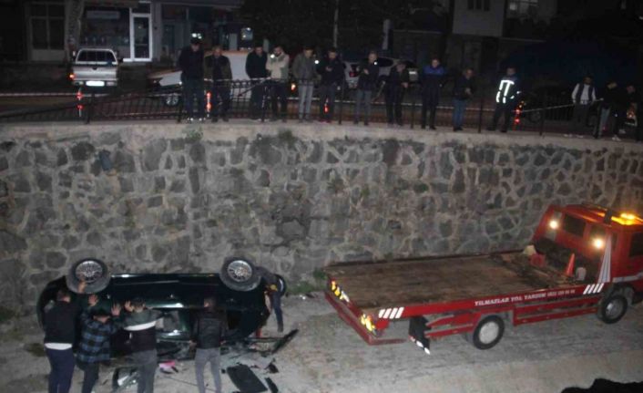 Ordu’da otomobil dere yatağına yuvarlandı: 2 yaralı