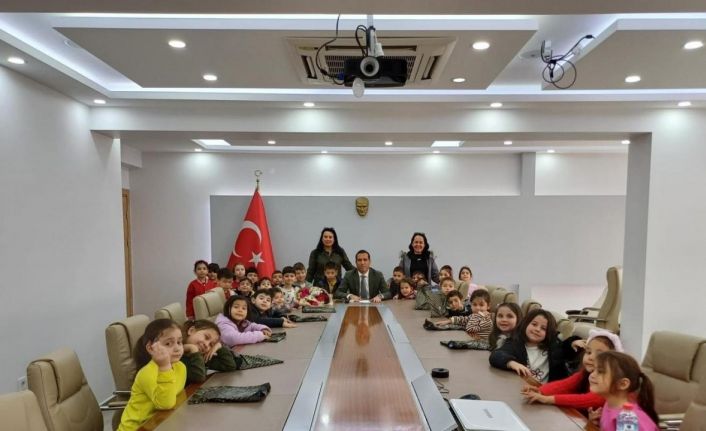 Ortaca Kaymakamı Aktaş minik öğrencileri ağırladı