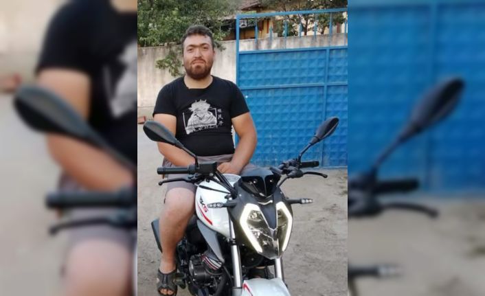 Otomobil ile çarpışan genç motosiklet sürücüsü hayatını kaybetti