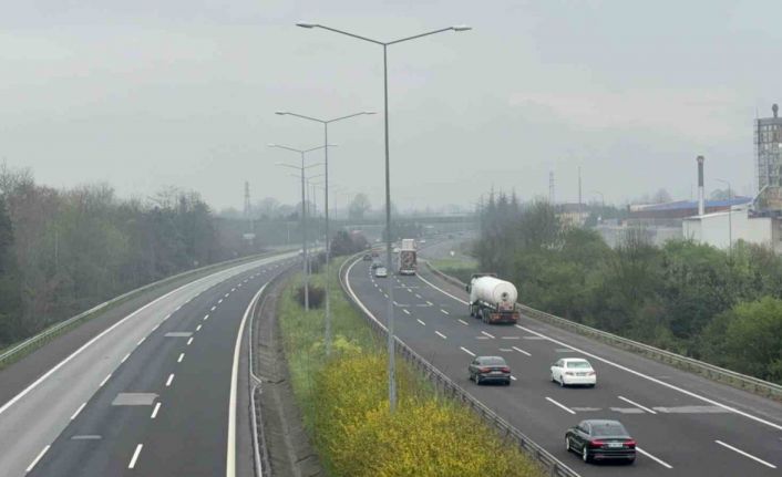 Otoyolda akıcı yoğunluk