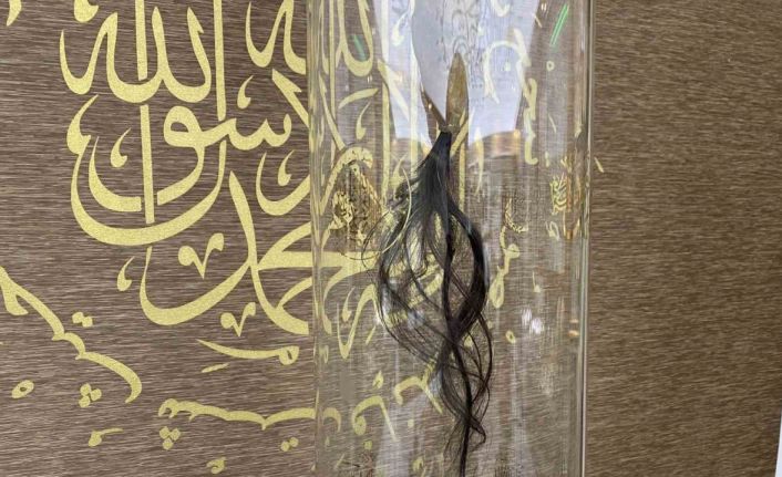 Özer Celep ‘Kutsal Emanetlerin’ bakımını yapıyor