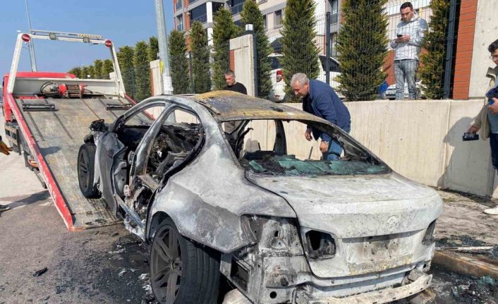 Park halindeki otomobil küle döndü