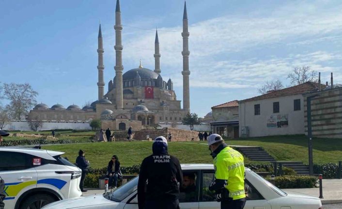 Polis ekiplerinden bayram denetimi