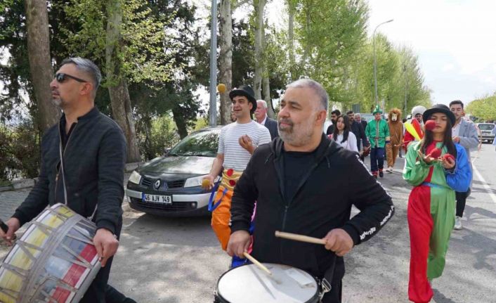 Ramazan Bayramı kortejinde çocuklar doyasıya eğlendi