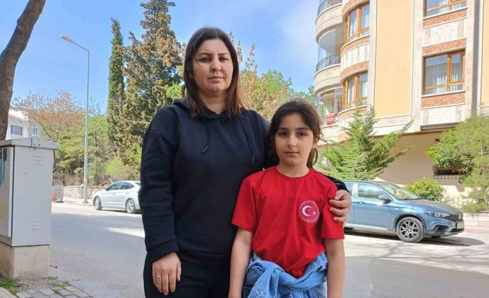 Sahipsiz köpeklerin saldırdığı depremzede kız çocuğu yaşadığı korku dolu anları anlattı