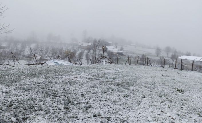 Sakarya’nın yüksek kesimleri beyaza büründü