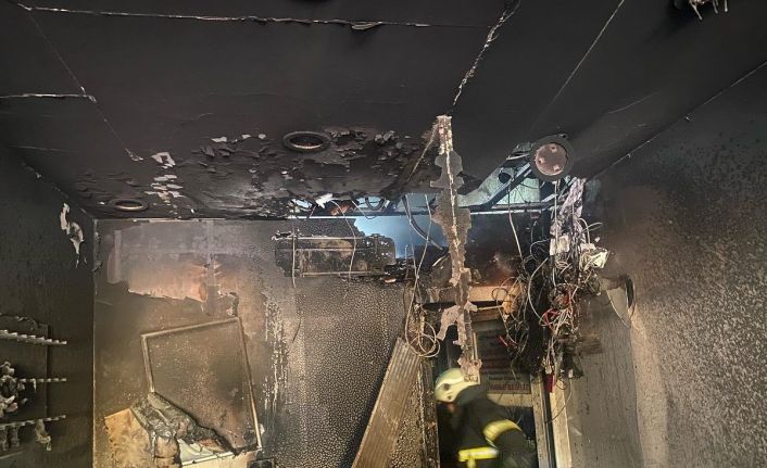 Samandağ’da telefoncuda yangın çıktı