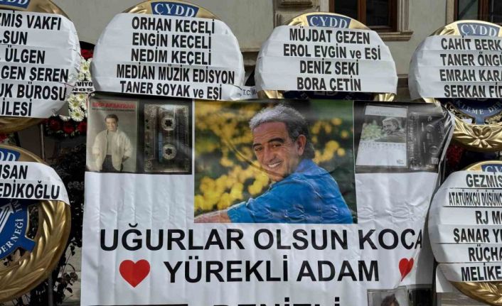 Sanatçı Edip Akbayram son yolculuğuna uğurlandı