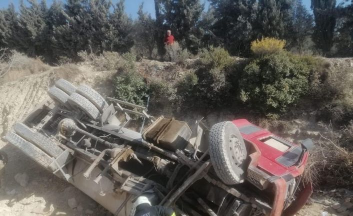 Şarampole devrilen arazözün sürücüsü öldü