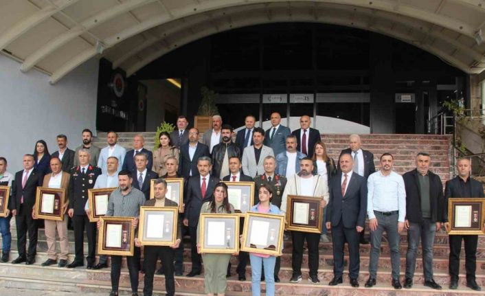 Şırnak’ta, 15 şehit ailesine devlet övünç madalyası verildi