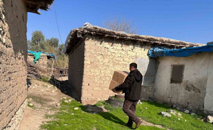 Şırnak’ta 350 aileye Ramazan kolisi dağıtıldı