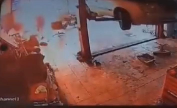 Sobaya benzin döktü, parlayan alevden son anda kurtuldu... O anlar kamerada