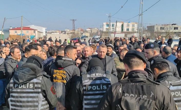 Sultangazi’de mahalle sakinlerinden İBB’ye mezarlık tepkisi