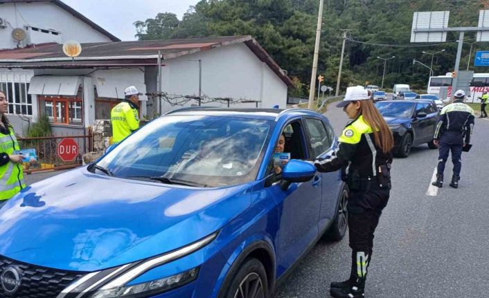 Sürücüler hem denetlendi hem bilgilendirildi