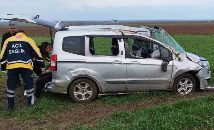 Tekirdağ’da hafif ticari araç takla attı: 4 yaralı