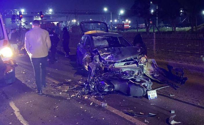 Tekirdağ’da hatalı sollama sonucu otomobil motosikletle çarpıştı: 2 yaralı
