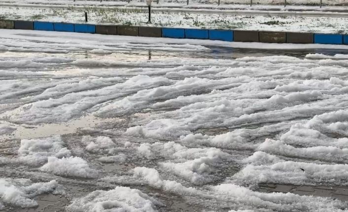 Tekirdağ’da yağan dolu ile tarım arazileri beyaza büründü