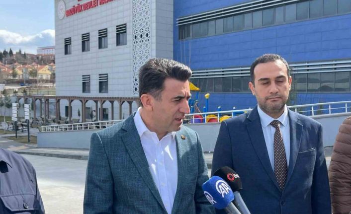 Tır yolcu otobüsüne arkadan çarptı: 11 yaralı