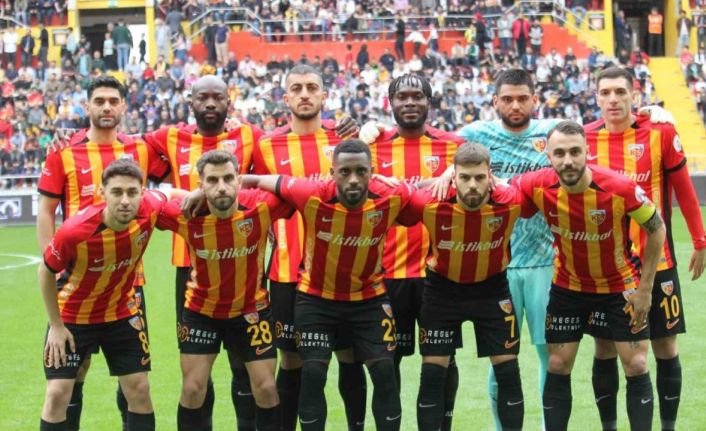 Trendyol Süper Lig: Kayserispor: 2 - Atakaş Hatayspor: 0 (İlk yarı)