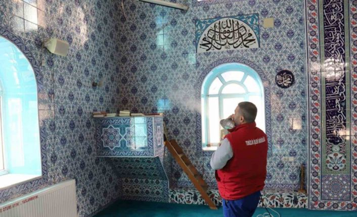 Turgutlu’da camiler gül koktu