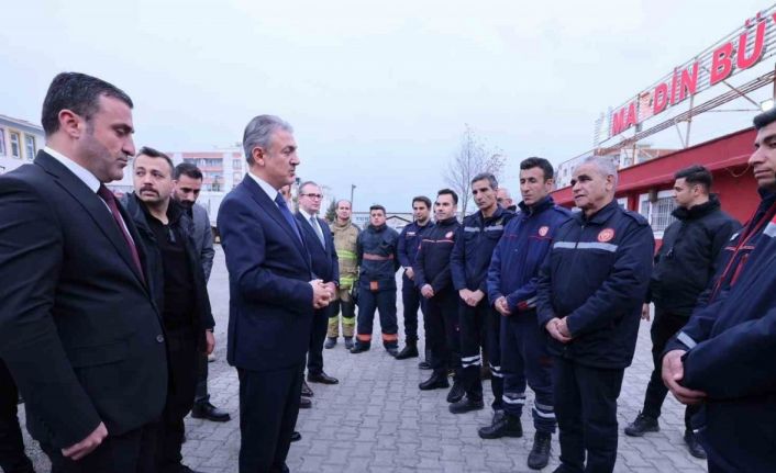 Vali Akkoyun Kızıltepe İtfaiye Grup Amirliği personeliyle bir araya geldi