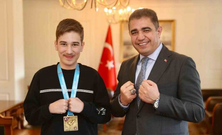 Vali Aslan, şampiyon Yasin Tekneci’yi ağırladı