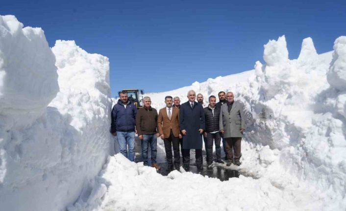 Vali Avni Çakır: "20 bin kilometreden fazla yol açma çalışması gerçekleştirdik"