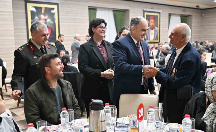 Vali Özkan, şehit aileleri onuruna iftar programı düzenlendi