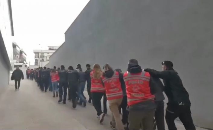 Vatandaşları 387 milyon dolandıran suç örgütü üyesi 22 kişi tutuklandı
