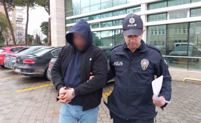 Yol verme meselesinden kamyoneti kurşunlayan otomobil sürücüsü tutuklandı