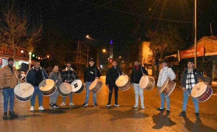 Yozgat’ta davulcular mesailerine başladı