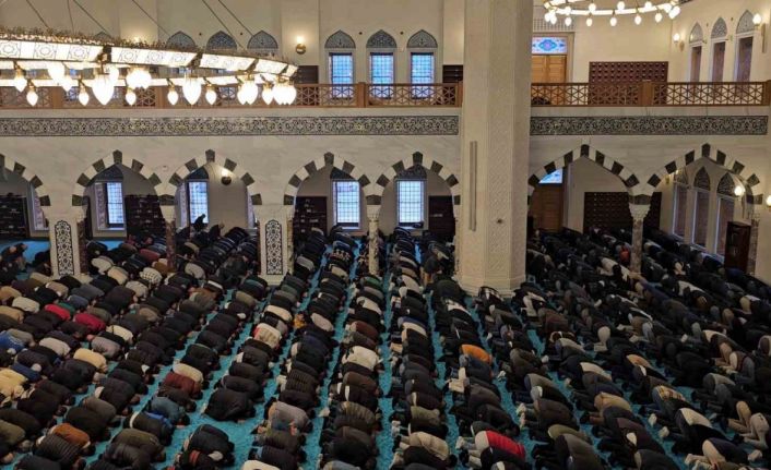 Zonguldak’ta bayram namazı kılındı