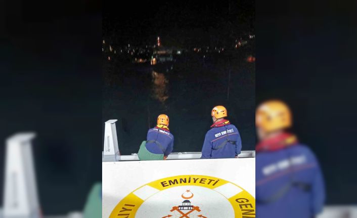 38 metrelik tekne fırtınada sürüklendi, KIYEM ekipleri kurtardı