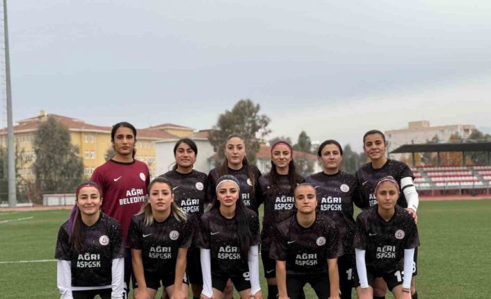 Ağrı ASP Kadın Futbol Takımı, 1. Lig yolunda Play-Off mücadelesine çıkıyor