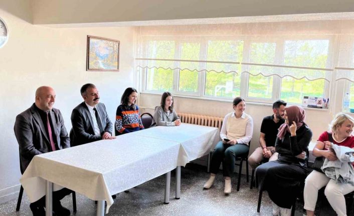 Aile ve Sosyal Hizmetler İl Müdürü Bayrak personel ile bayramlaştı