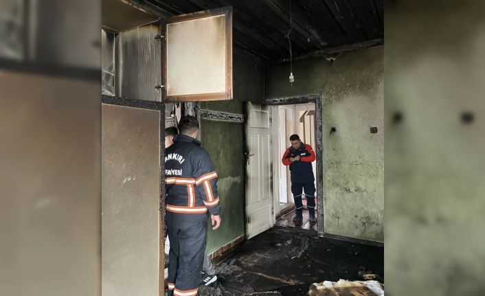 Alevlere teslim olan ev kullanılamaz hale geldi