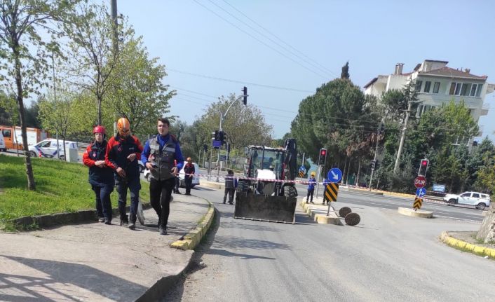 Altyapı çalışmalarında delinen doğal gaz borusu ekipleri harekete geçirdi